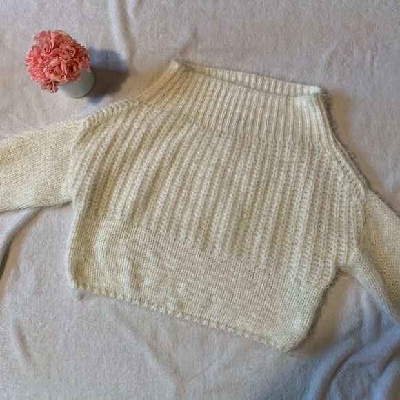 White Knit Sweater - Picture 1 of 2